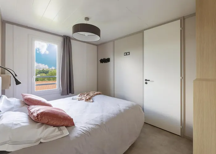 Iluna Climatise 2 A 6 Pers 3ch 2 Sdb Piscine Et Serenite *